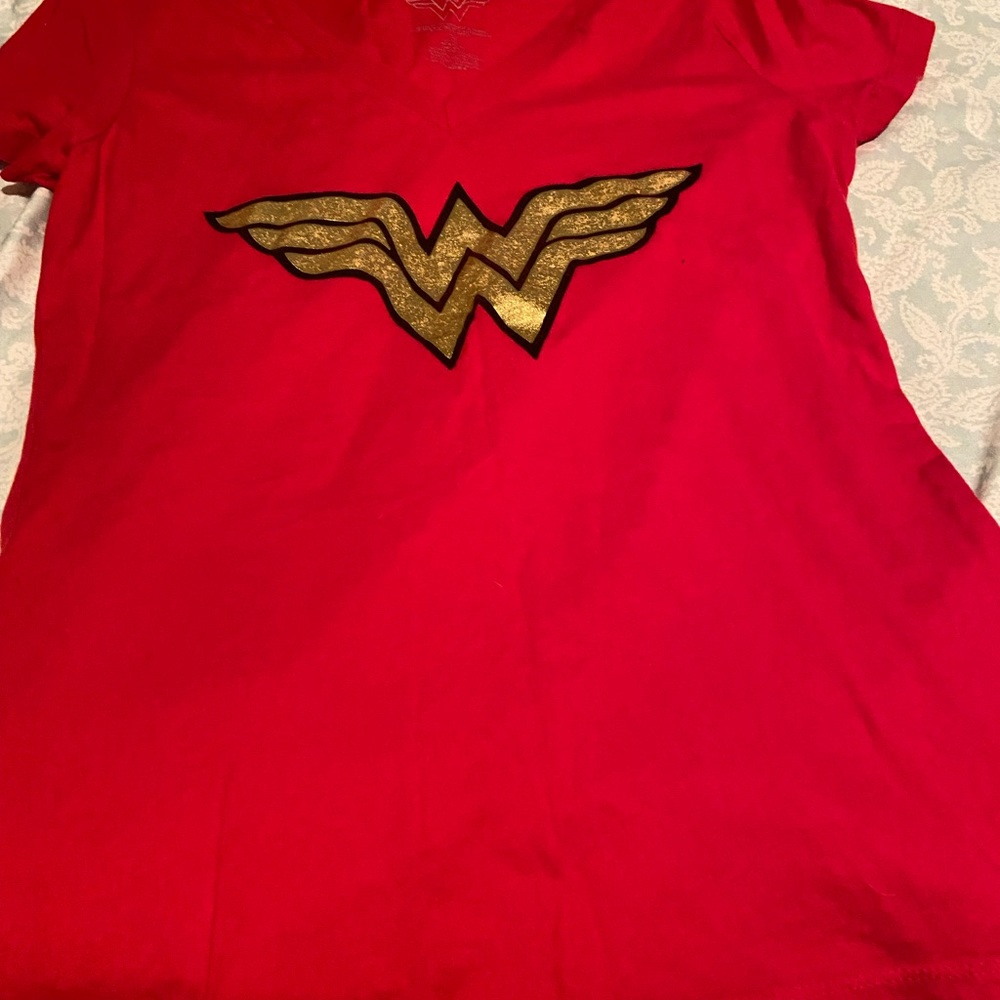 Short sleeve wonder woman shirt